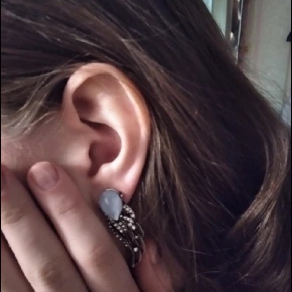 Teardrop Blue Wing Form Earring - Picture 5 of 7